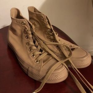 Tan / camel high top converse